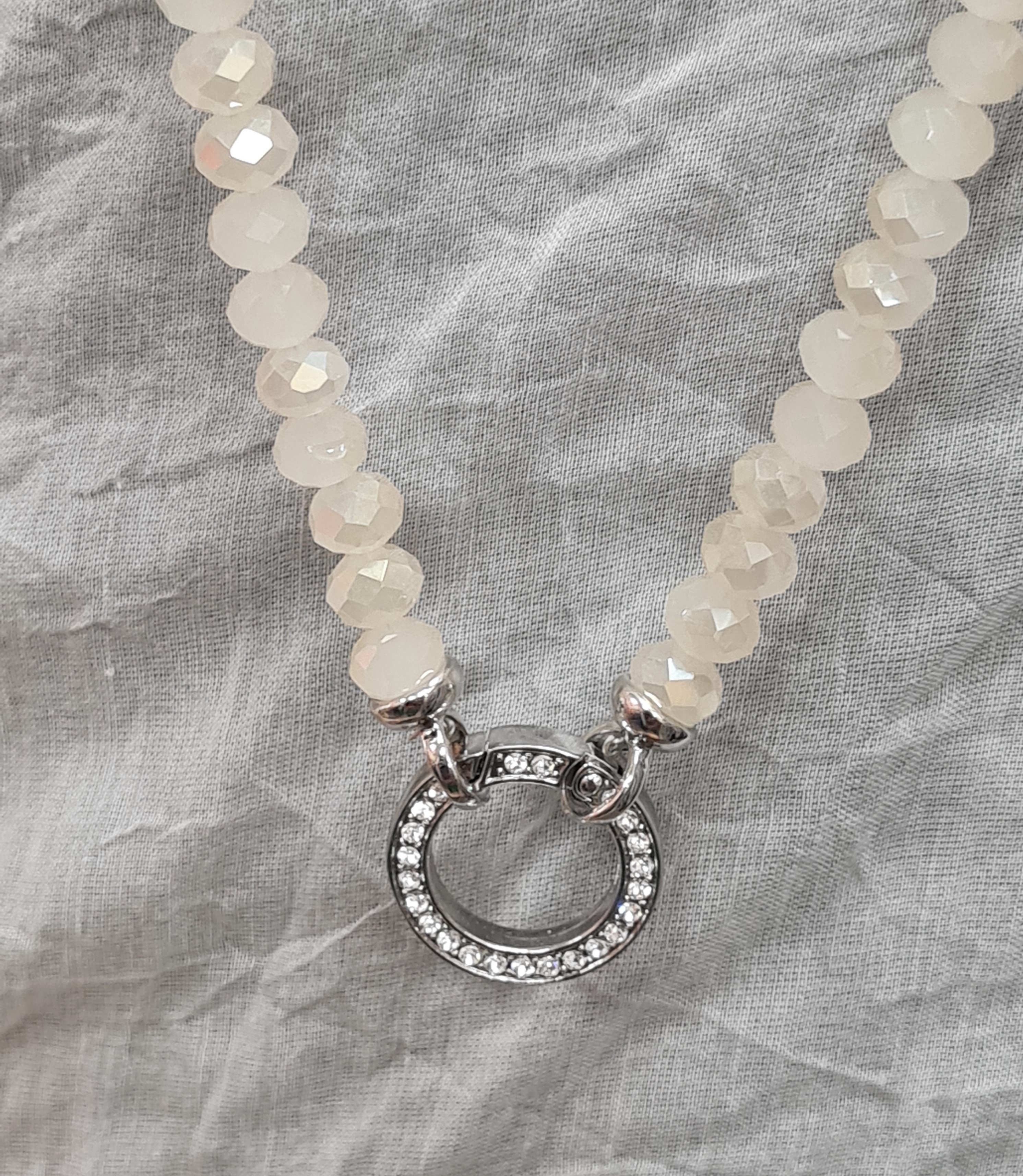 Halskette aus Glasperlen facettiert/geschliffen – Natur Creme– Modeschmuck Kette lang 