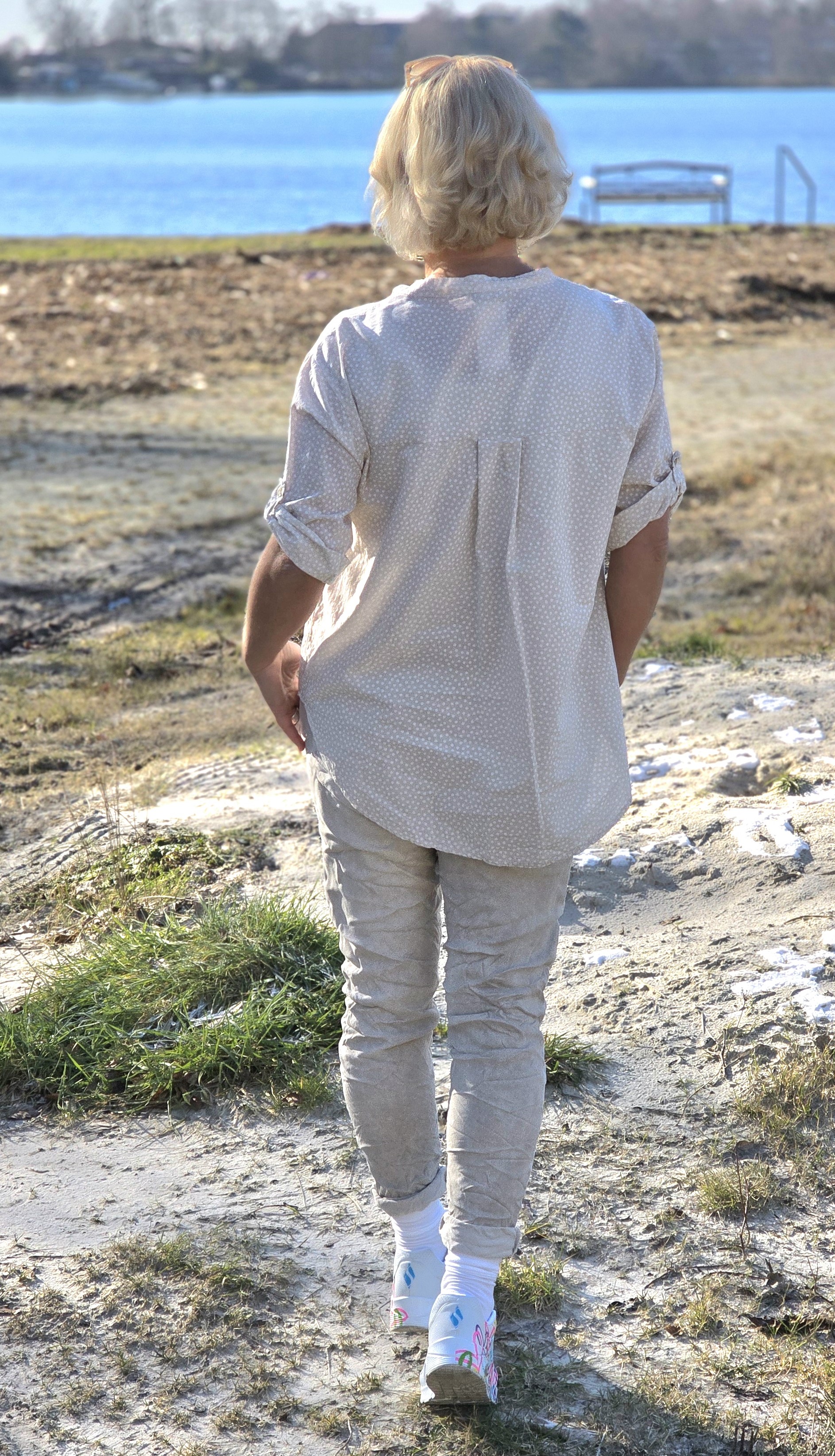 kurze Bluse  gepunktet – Blusenhemd – Damenbluse