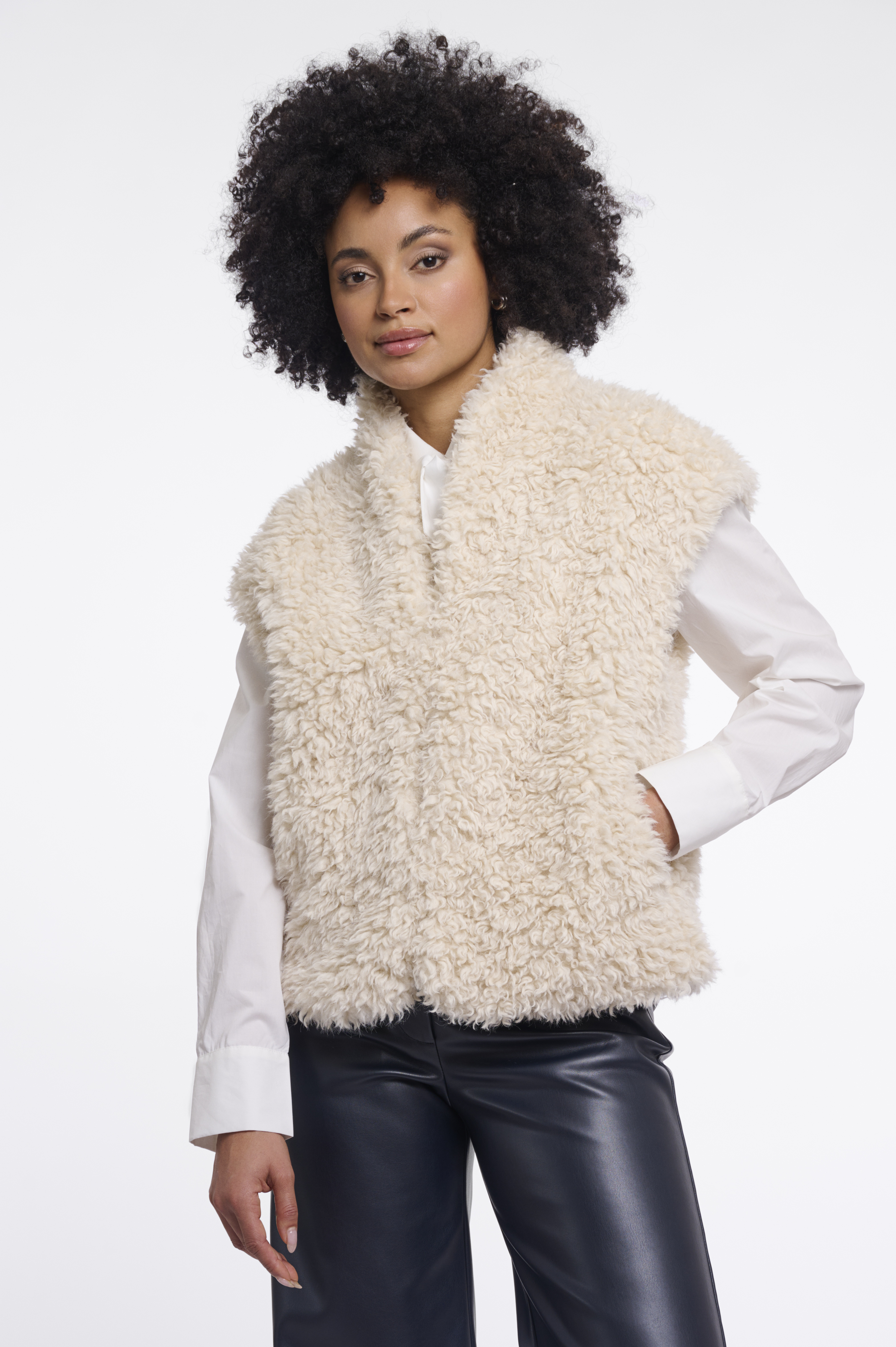 RINO & PELLE Weste "FREYA Waistcoat with closure Birch" – Kunstfell – Fellweste –  Creme 