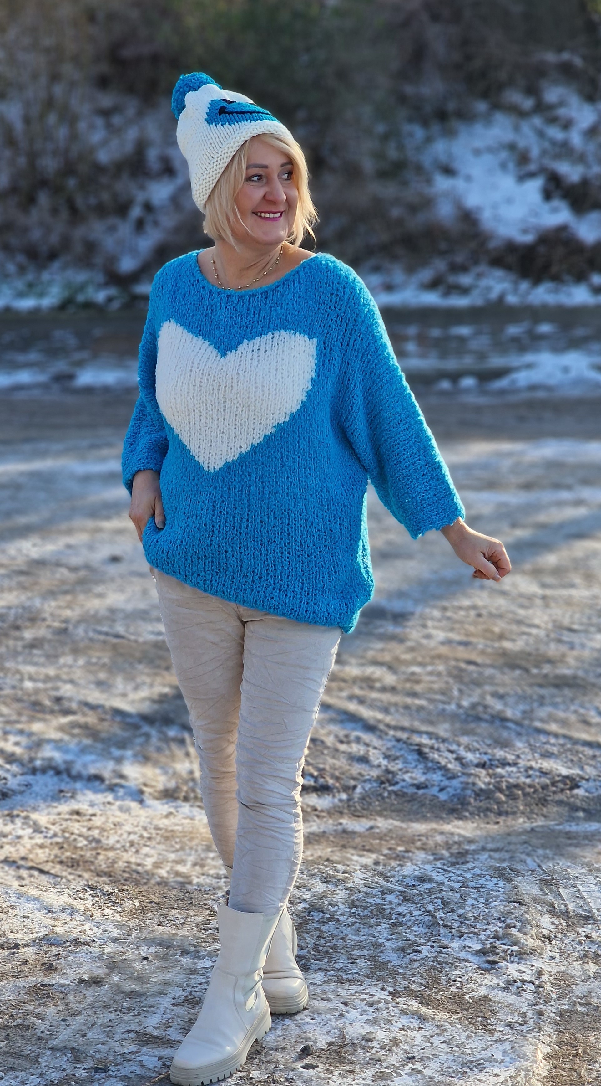 SMILEY-Mütze mit Bommel "Magic Pearl Sylt" – handgearbeitete Winter-Beanie/Hauben – Einzelstücke, limitiert