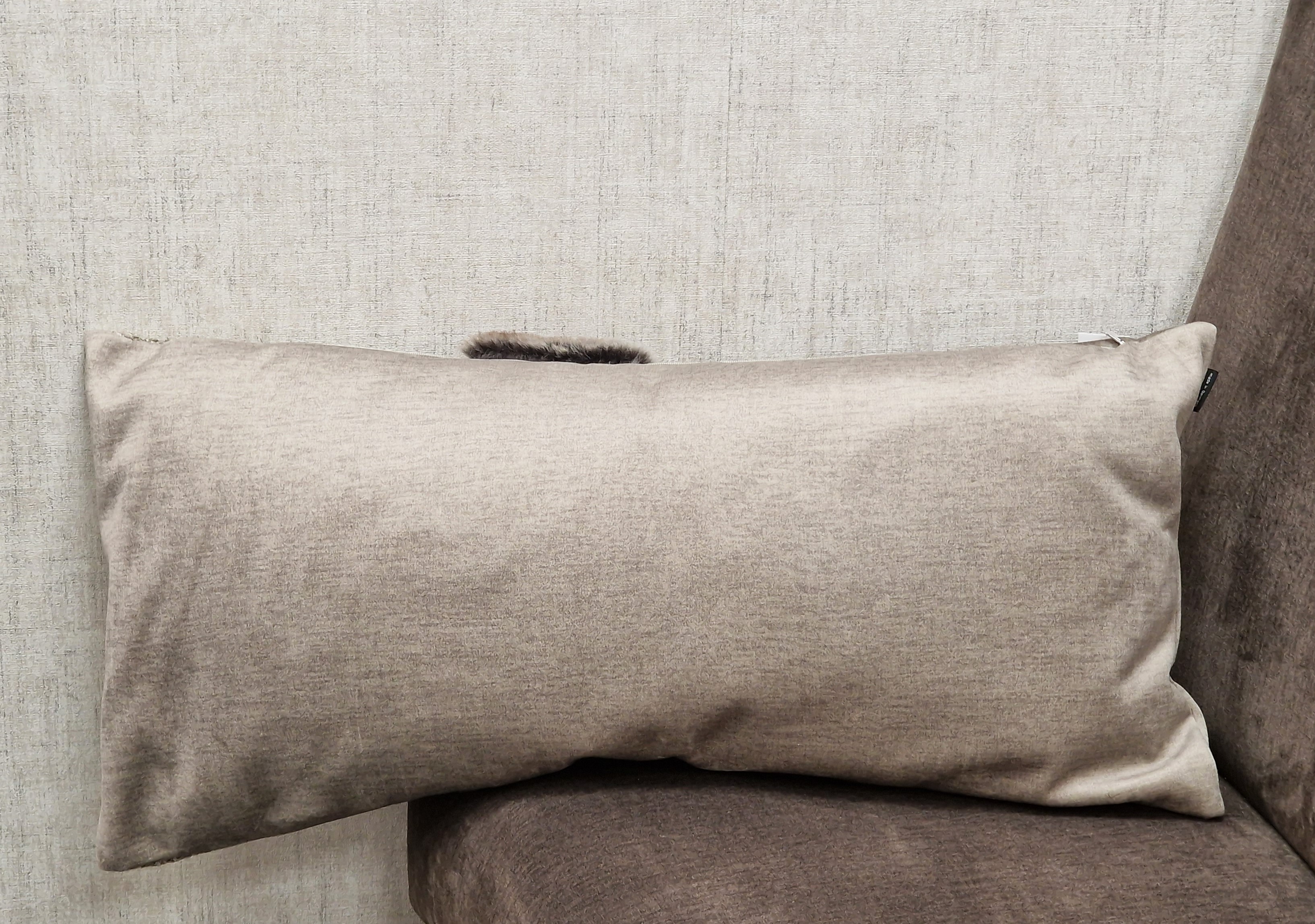 STEEN DESIGN KISSEN 70x35cm "Samt, Kunstfell, Mischgewebe" – Serie CHALET CHIC – "edle Beige-Taupe"  