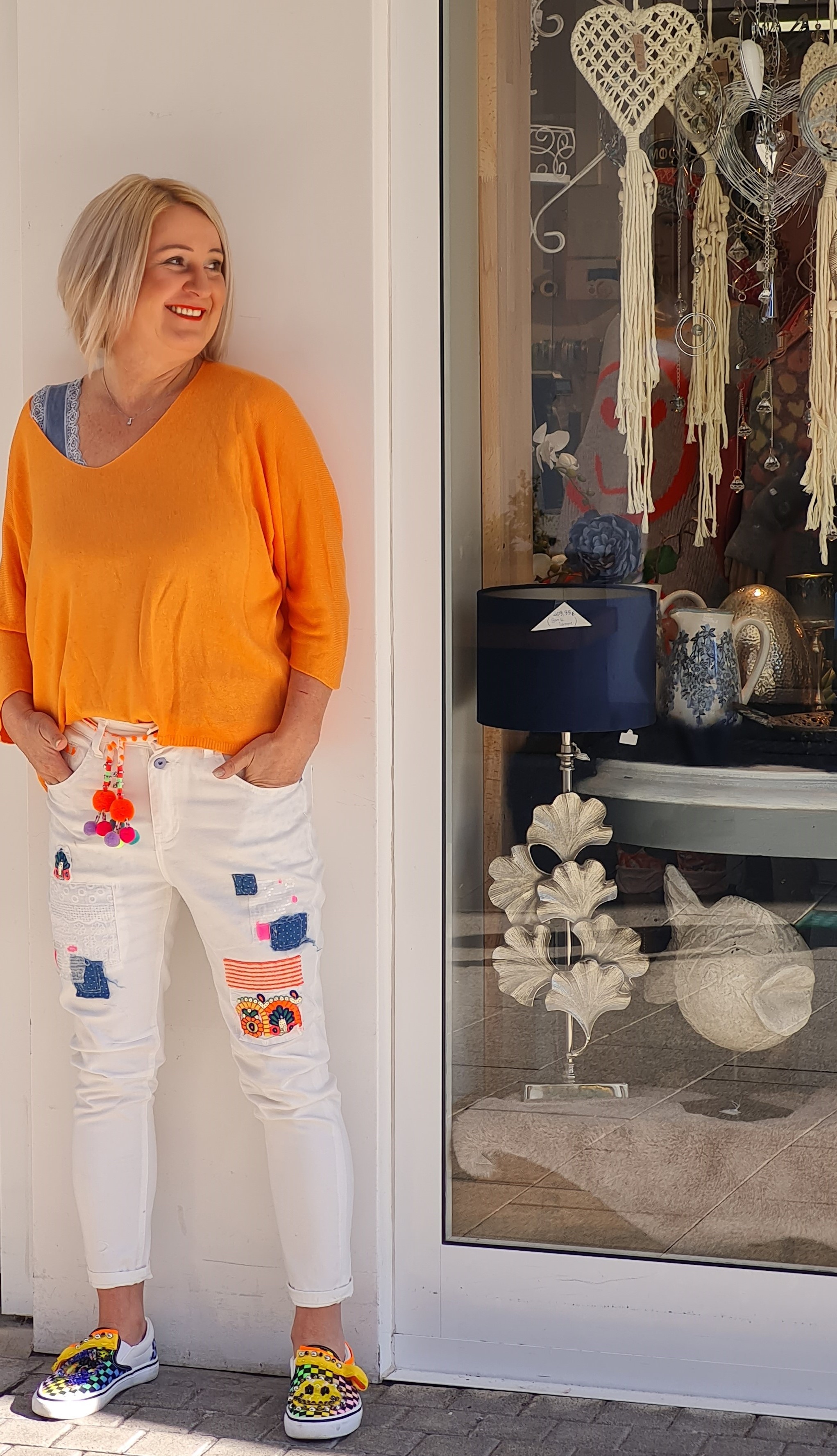 JEANS Weiß mit coolen Patched-Up-Look – Stretch JEANS mit Applikationen – Whitejeans High Waist