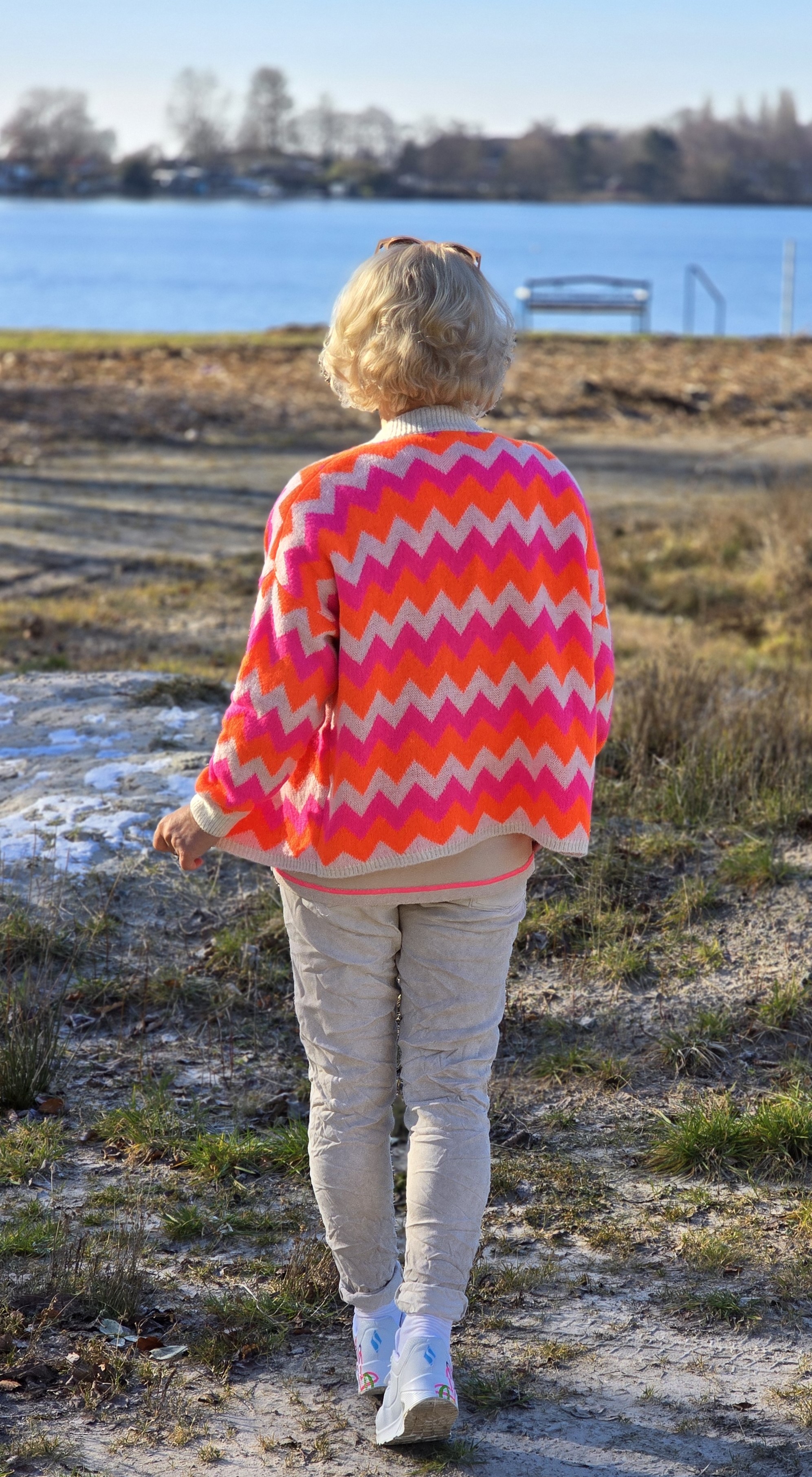 Zwillingsherz Strickjacke kurz in Neonfarben – Cardigan kurz – Pullover bunt