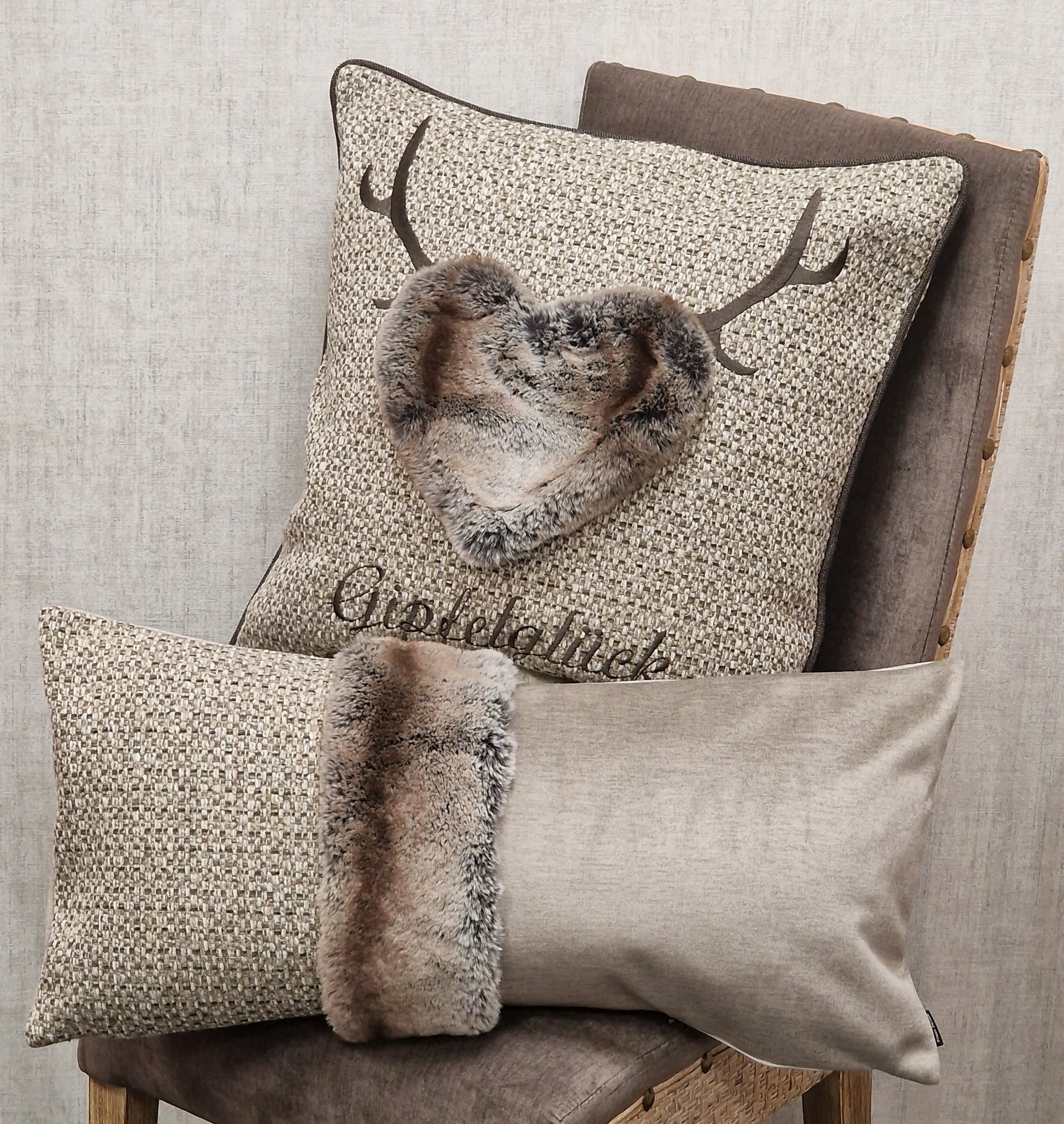 STEEN DESIGN KISSEN 70x35cm "Samt, Kunstfell, Mischgewebe" – Serie CHALET CHIC – "edle Beige-Taupe"  