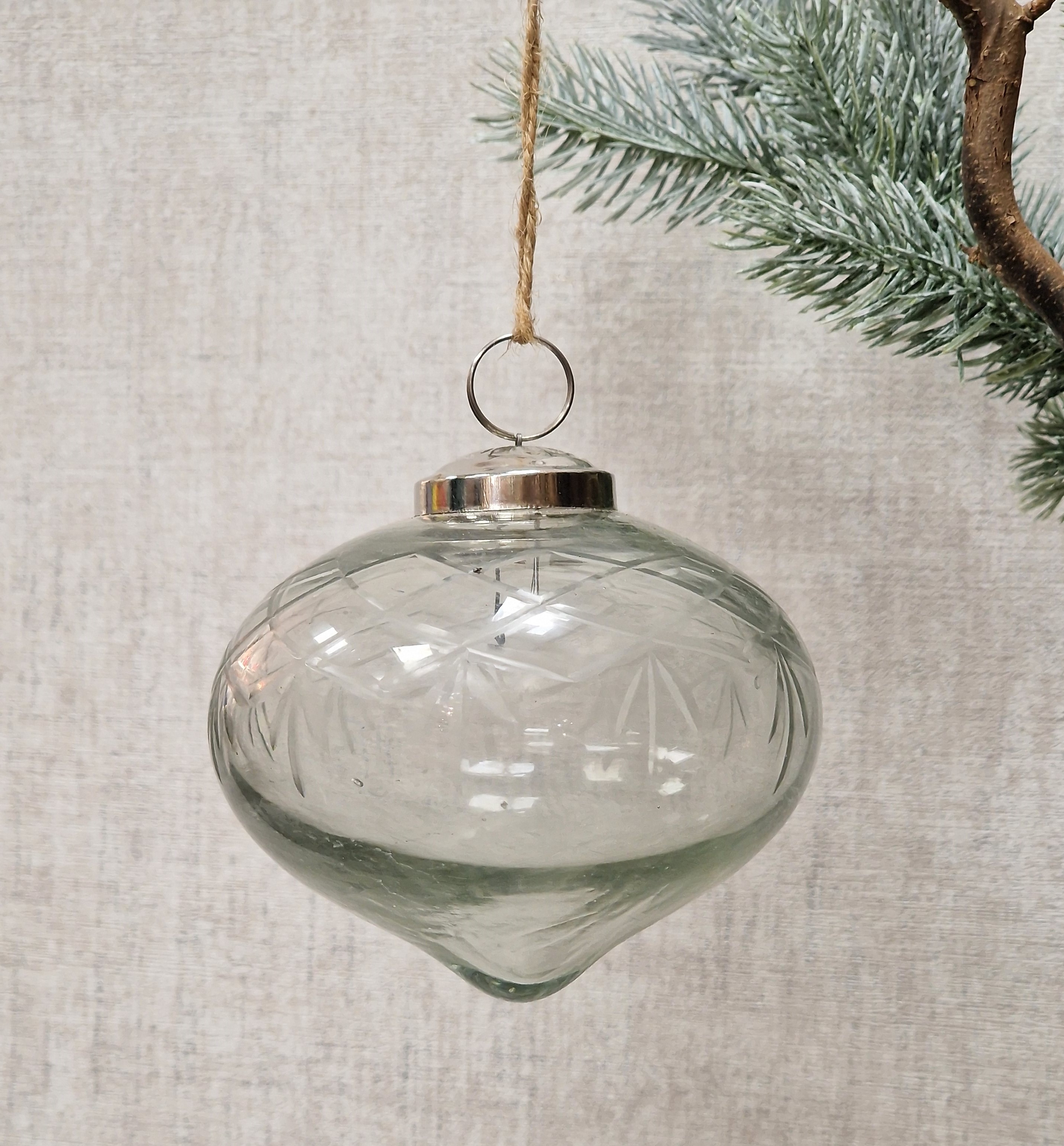 Glaskugel  9cm hoch– Weihnachtsbaumschmuck  – Fensterdeko – Weihnachtshänger   