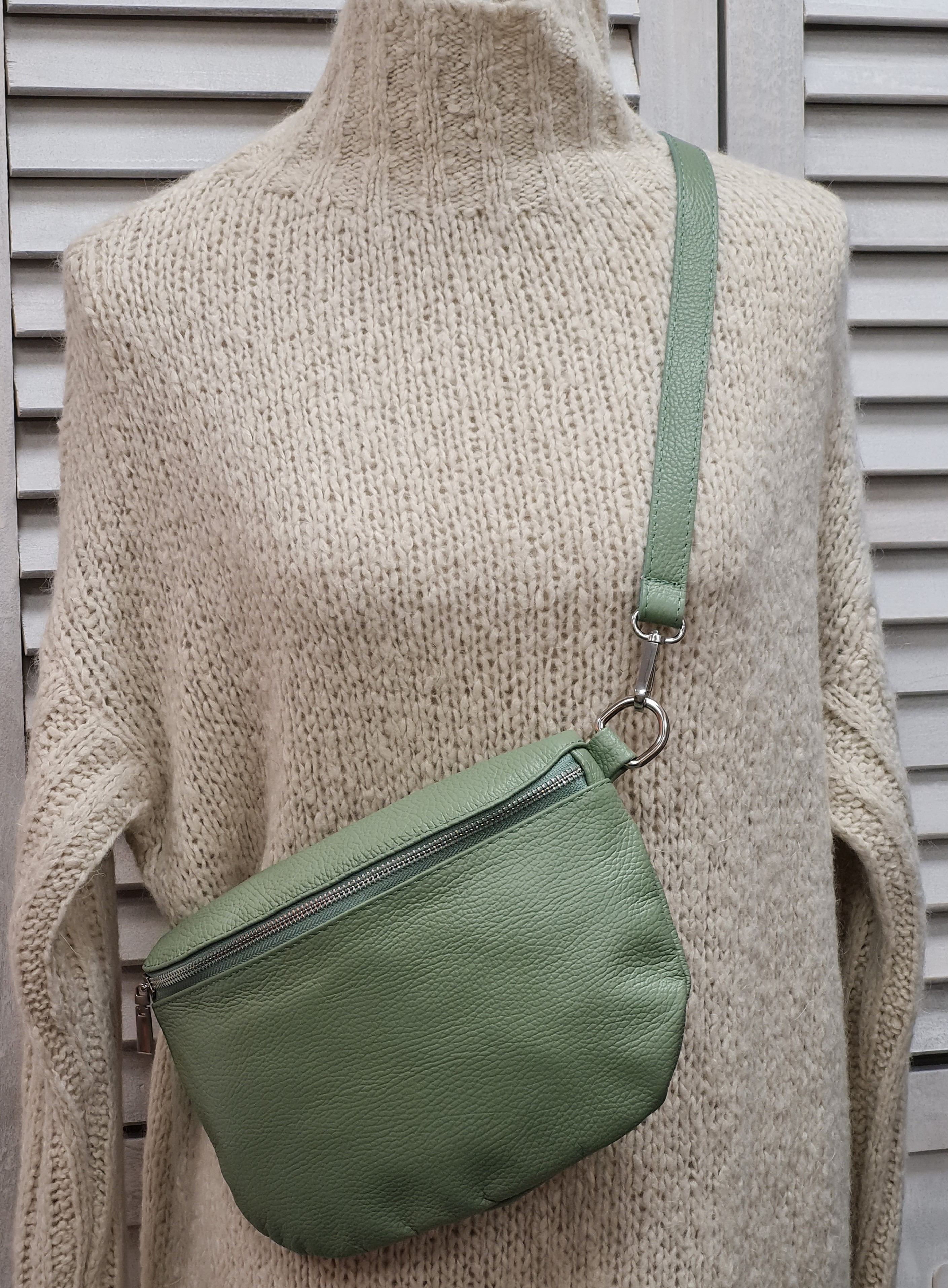 Bauchtasche "Mint" – Crossover – Ledertasche 