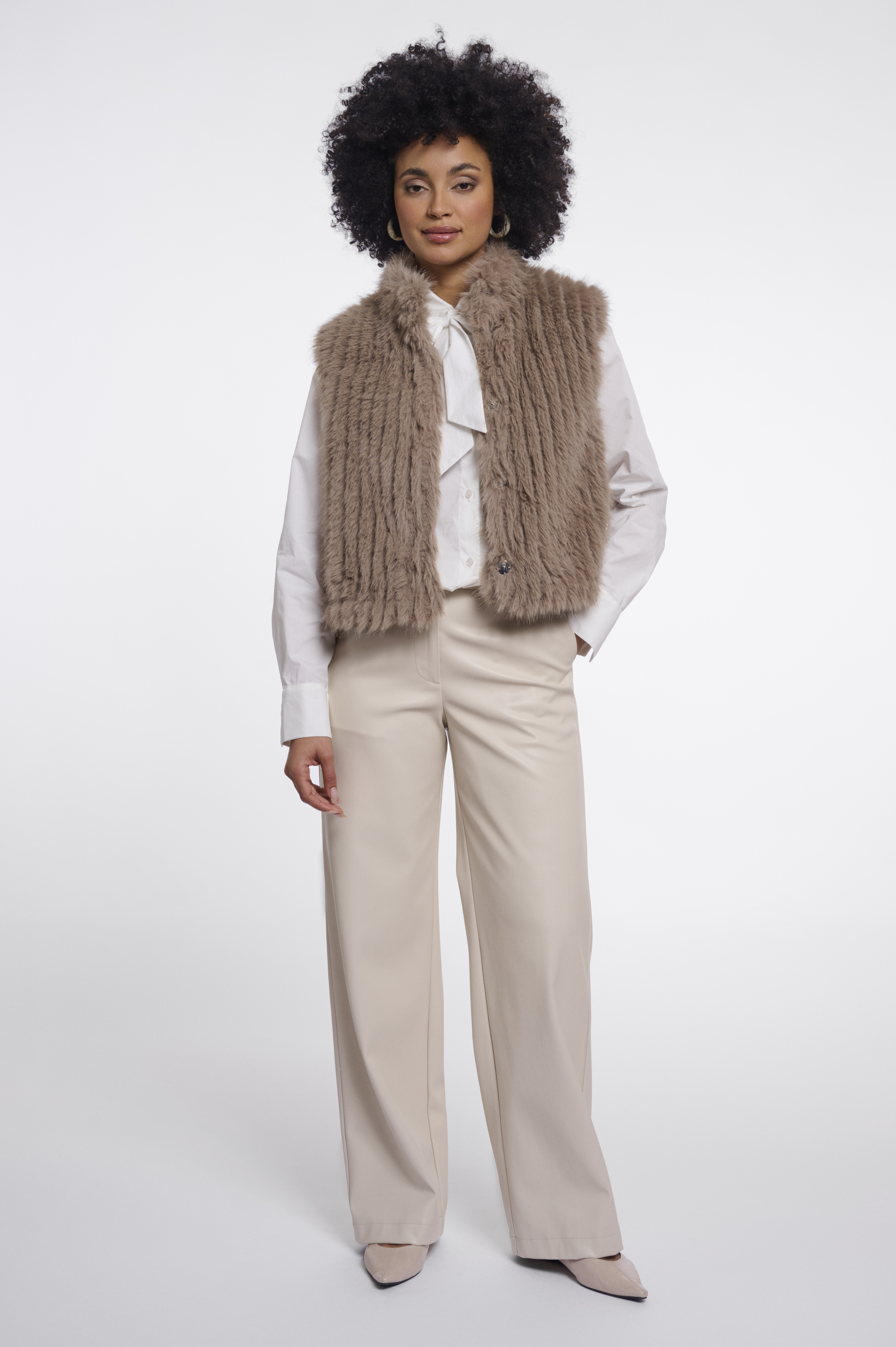 RINO & PELLE Weste "DAVA Waistcoat with closure Mocha Latte" – Kunstfell – Damenjacke – Fellweste Taupe  