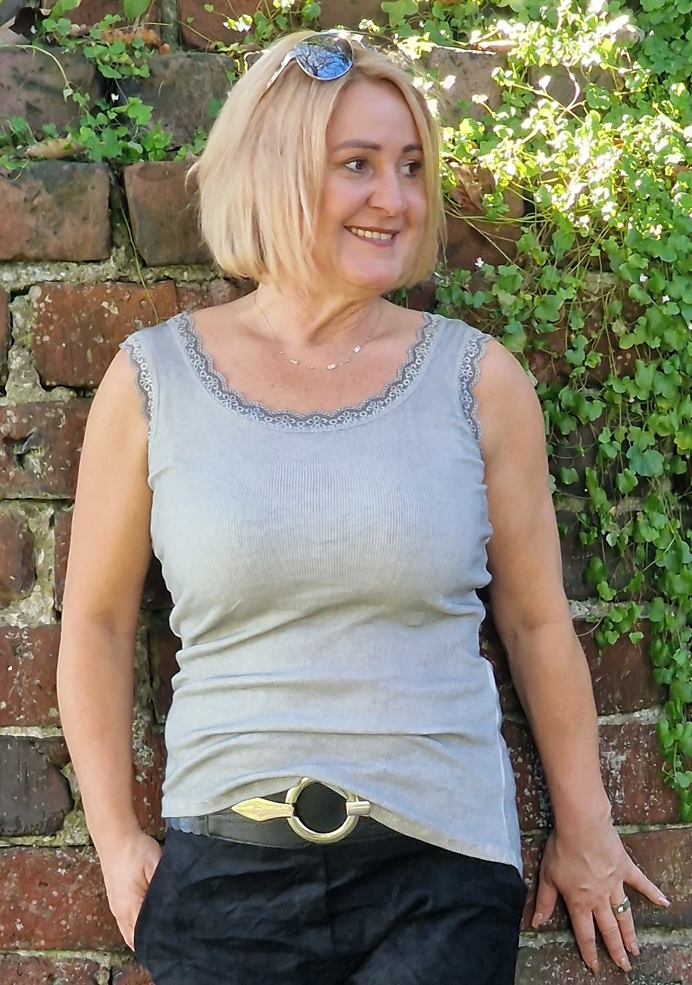Unterhemd mit zarter Spitze – Baumwolle Top – Damen Hemdchen