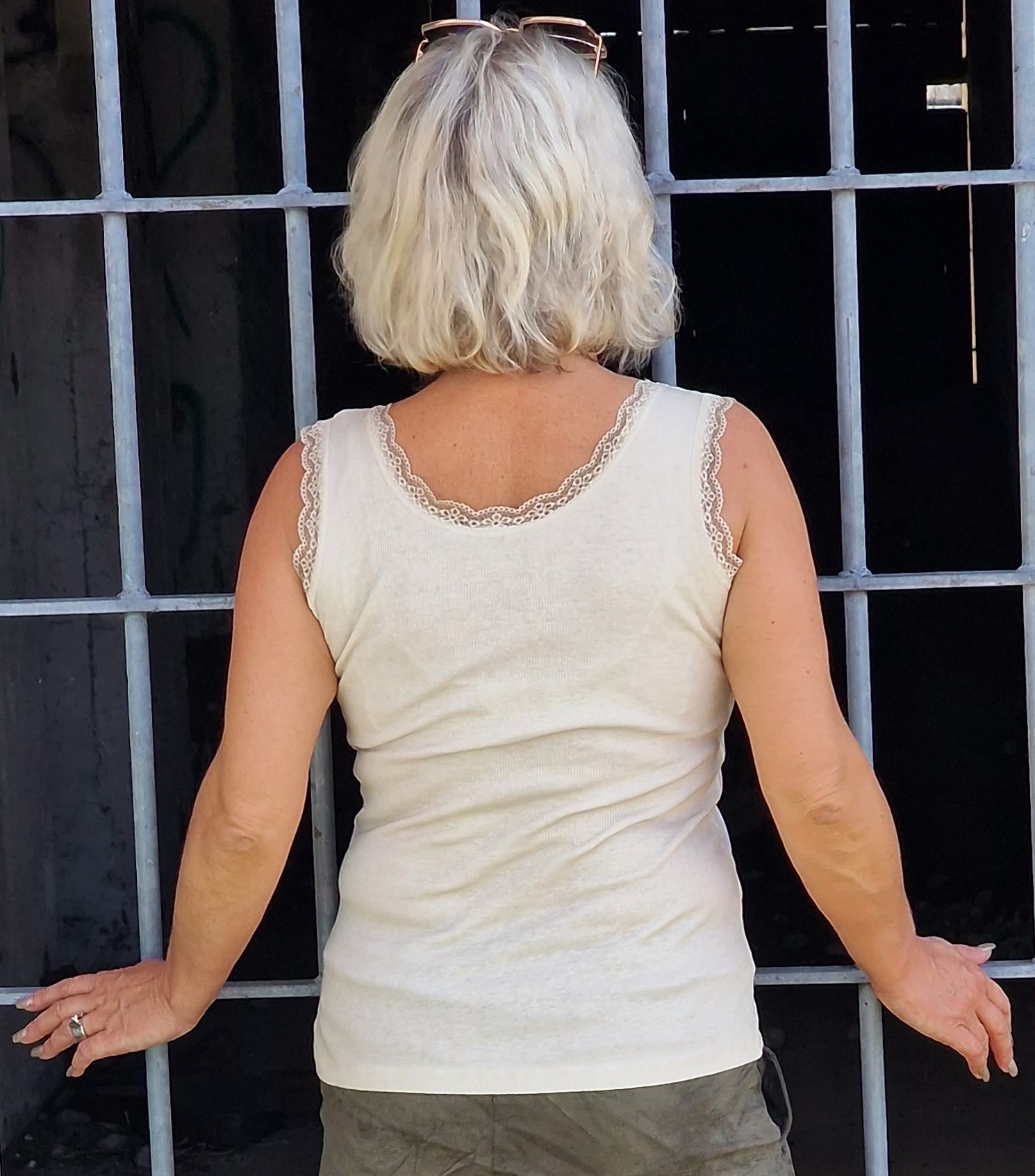 Unterhemd mit zarter Spitze – Baumwolle Top – Damen Hemdchen