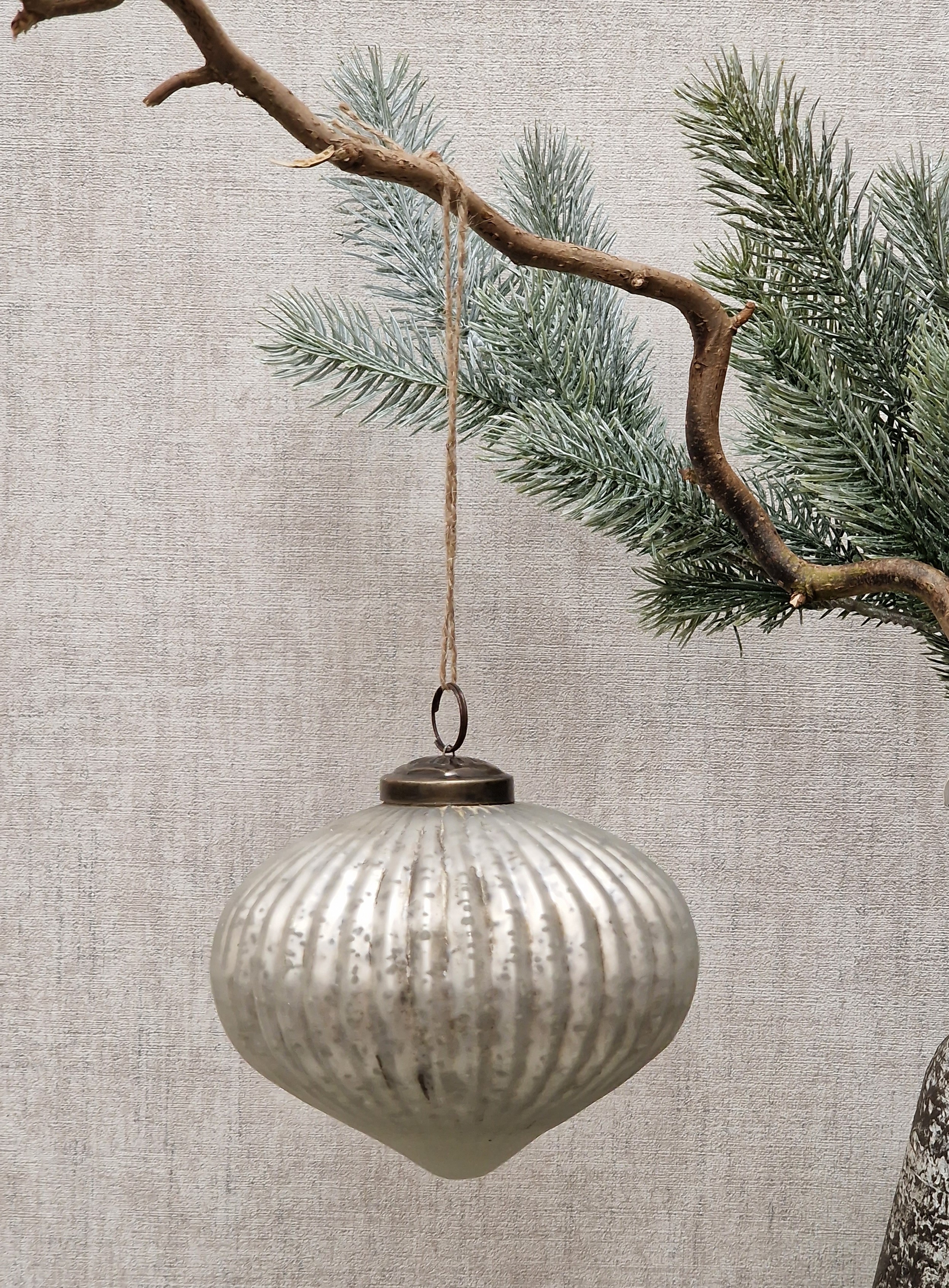 Tannenzapfen Weiss  12cm hoch– Weihnachtsbaumschmuck  – Fensterdeko – Weihnachtshänger  