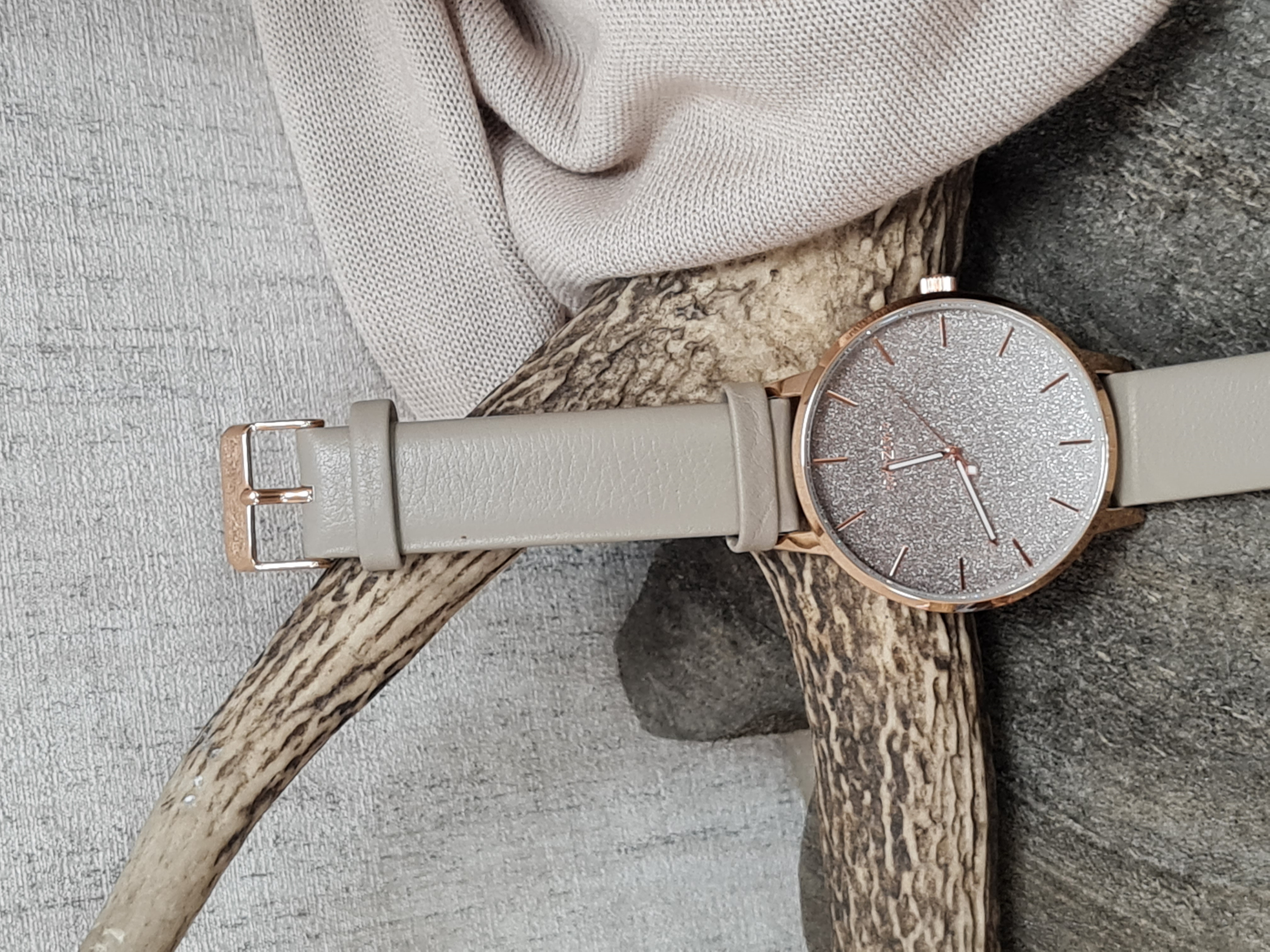 OOZOO Damenuhr "C10832" 48mm  