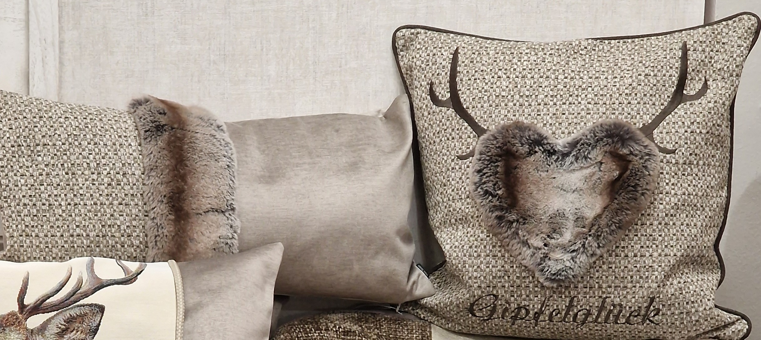 STEEN DESIGN KISSEN 70x35cm "Samt, Kunstfell, Mischgewebe" – Serie CHALET CHIC – "edle Beige-Taupe"  