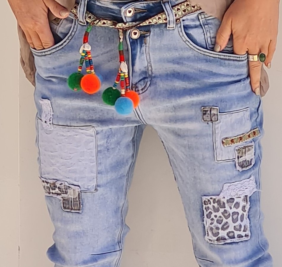 JEANS mit coolen Patched-Up-Look – Stretch JEANS mit Applikationen – Bluejeans High Waist 