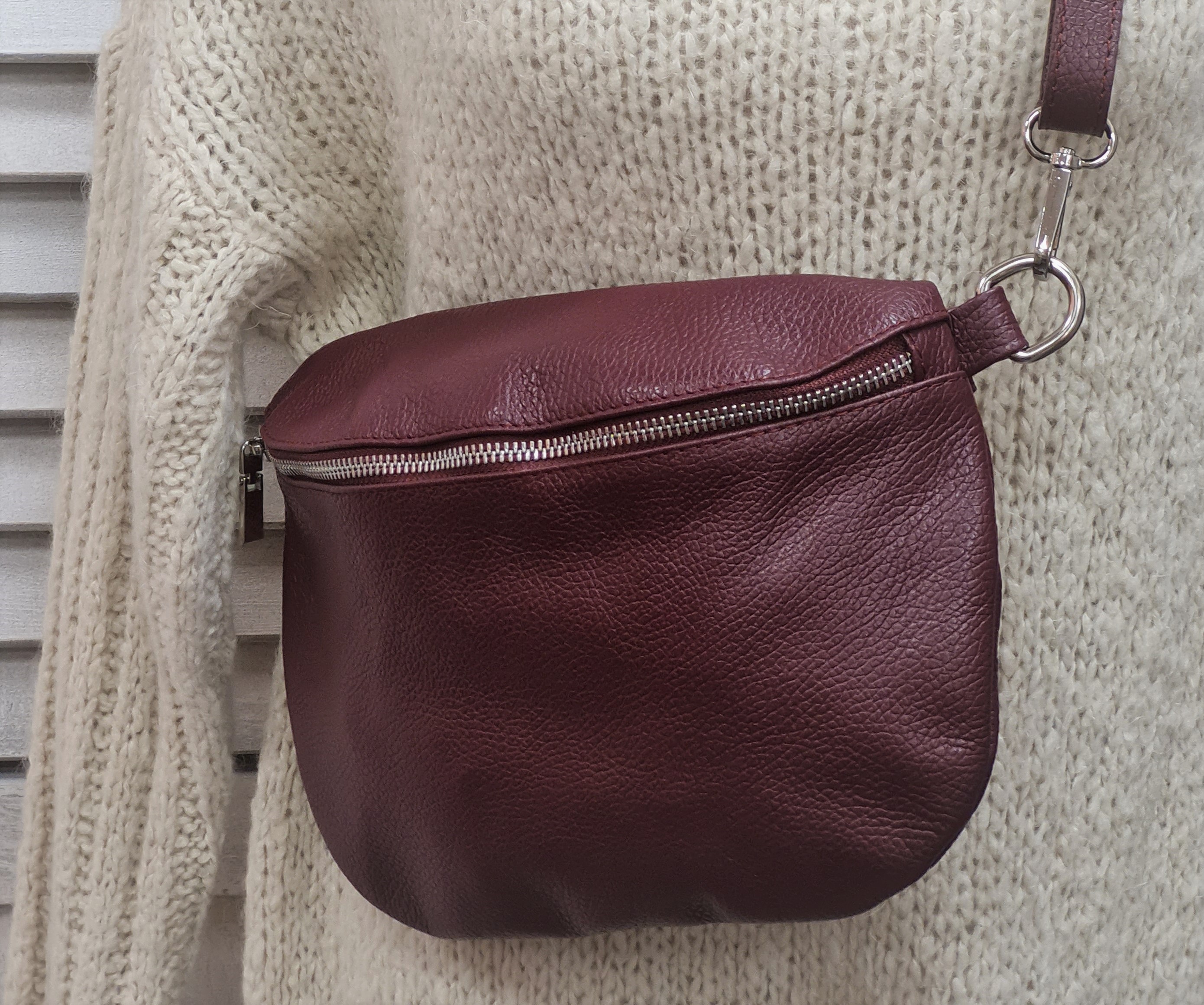 Bauchtasche "Bordo , Weinrot" – Crossover – Ledertasche