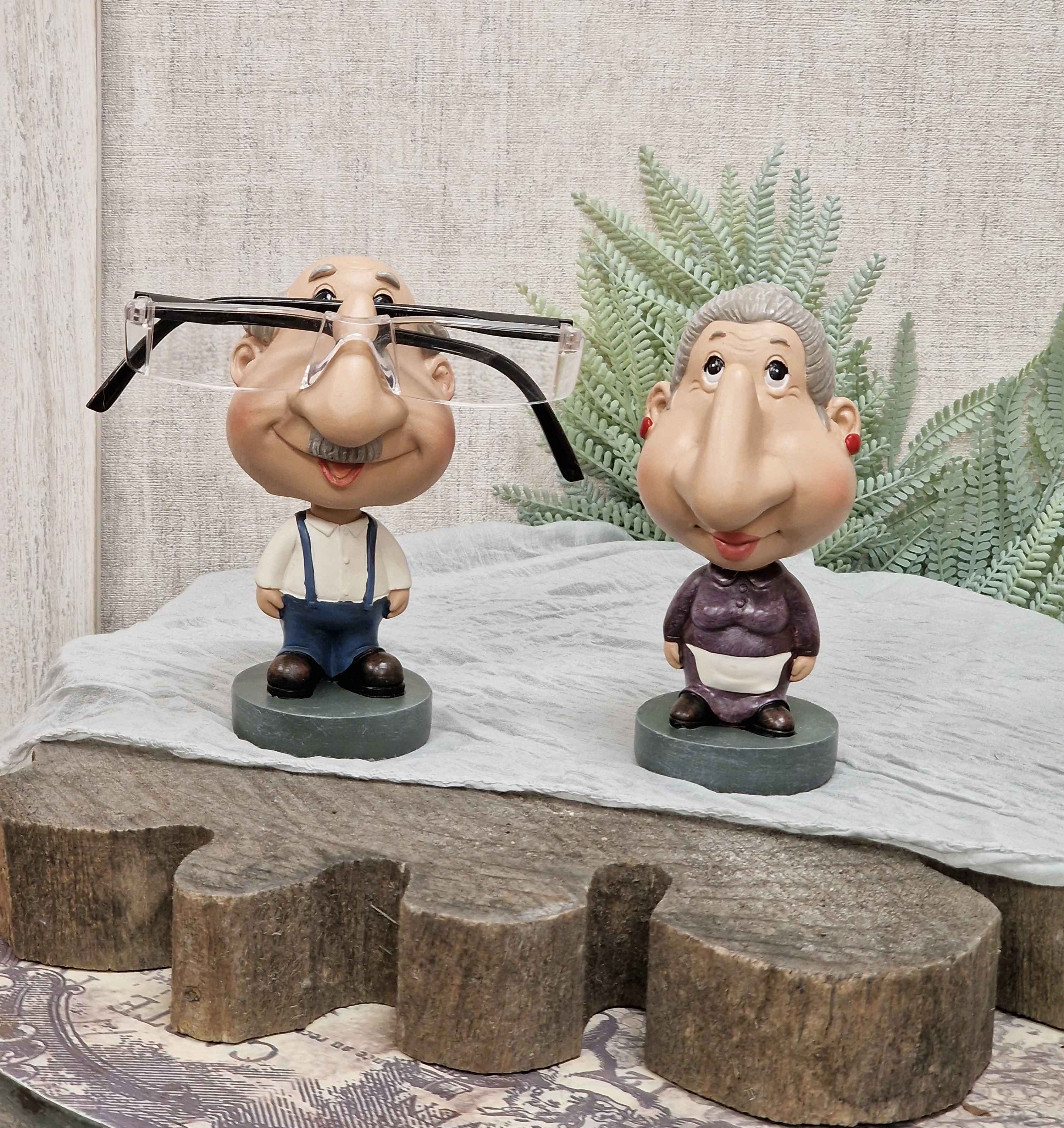 Brillenhalter Opa und Oma– Brillenständer – Dekofigur – Skulptur | Oma |  SW10788.1