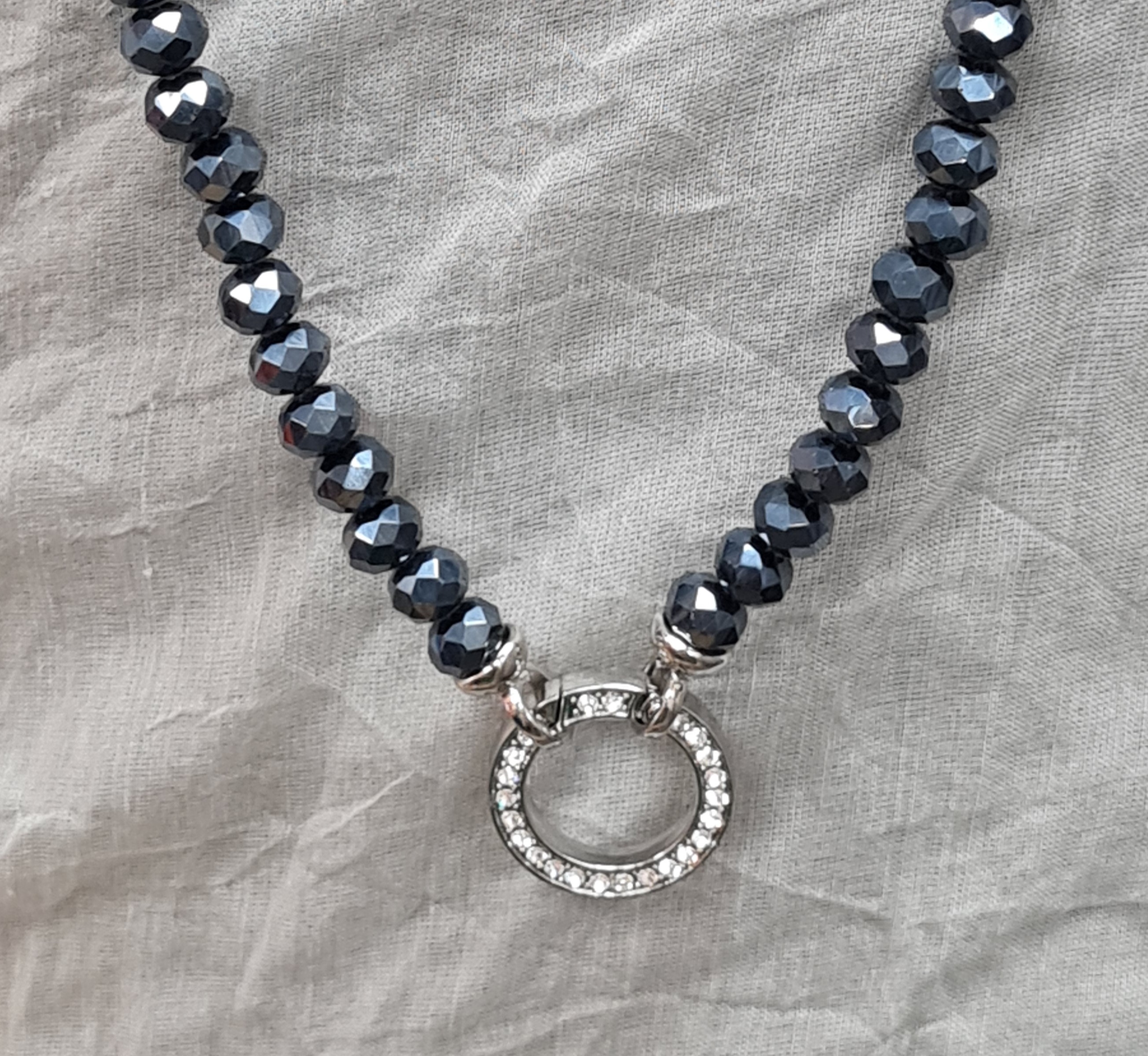 Halskette aus Glasperlen facettiert/geschliffen – Dunkelblau Marine– Modeschmuck Kette lang 
