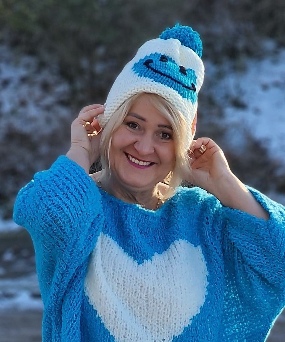 SMILEY-Mütze mit Bommel "Magic Pearl Sylt" – handgearbeitete Winter-Beanie/Hauben – Einzelstücke, limitiert