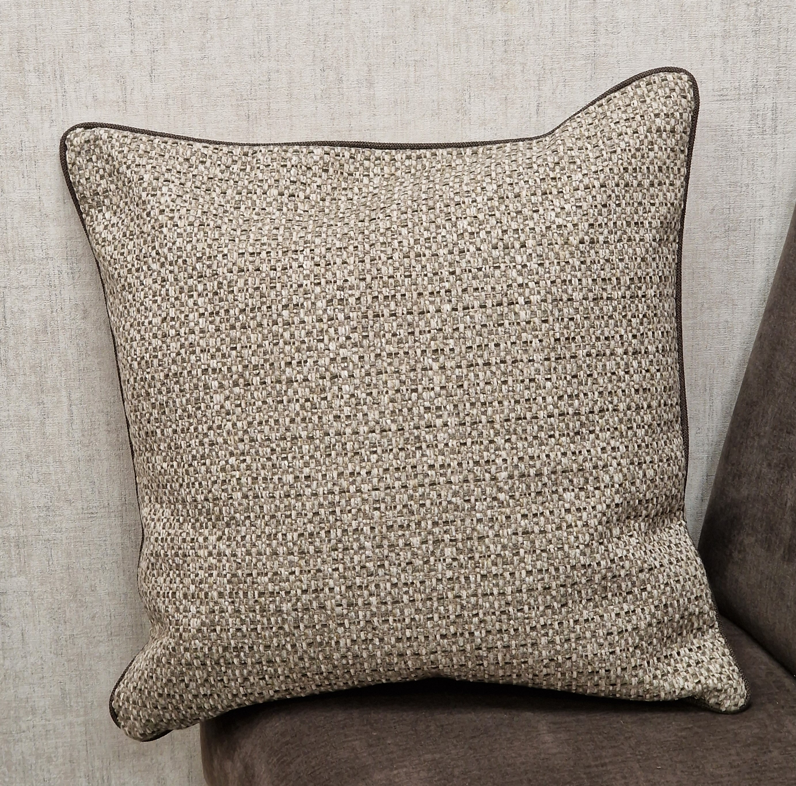 STEEN DESIGN KISSEN 55x55cm "Gipfelglück-Herz-Geweih" – Serie CHALET CHIC – "edle Beige-Taupe"   