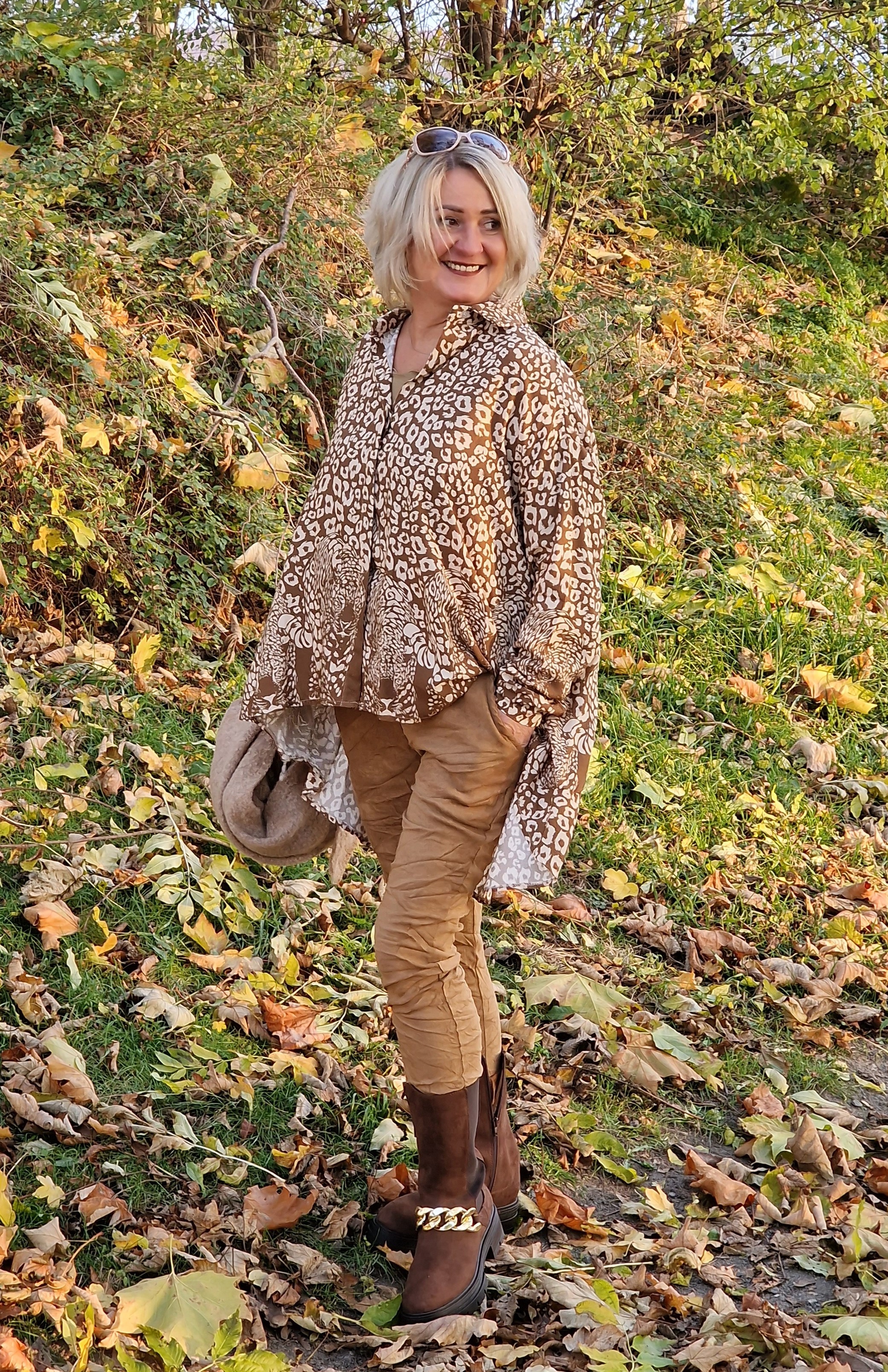 Vokuhila Bluse  – Glockenförmige Damenbluse  – Longhemd – „Leopardenprint" 
