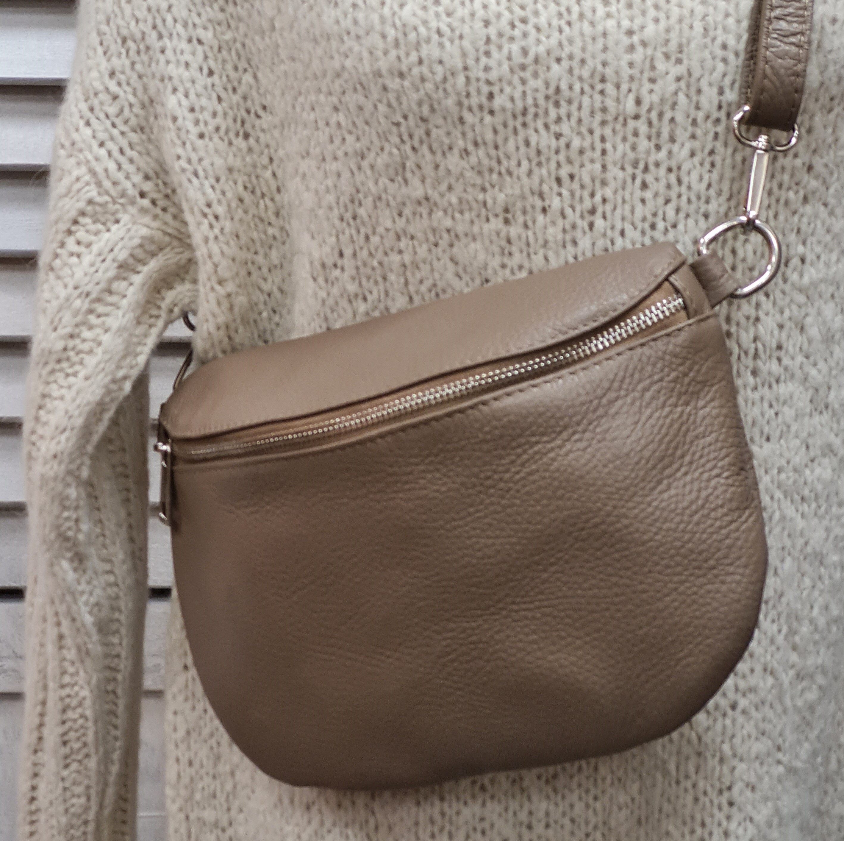 Bauchtasche "Taupe" – Crossover – Ledertasche