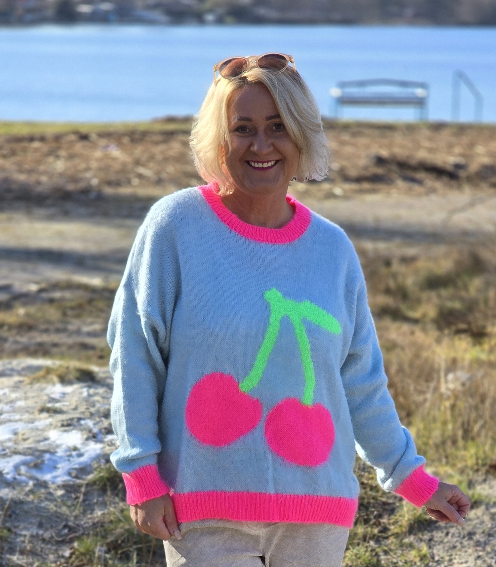MISS GOODLIFE MG11433 Pullover  "Cherry – lightblue" – weicher Pulli  mit Kirsche