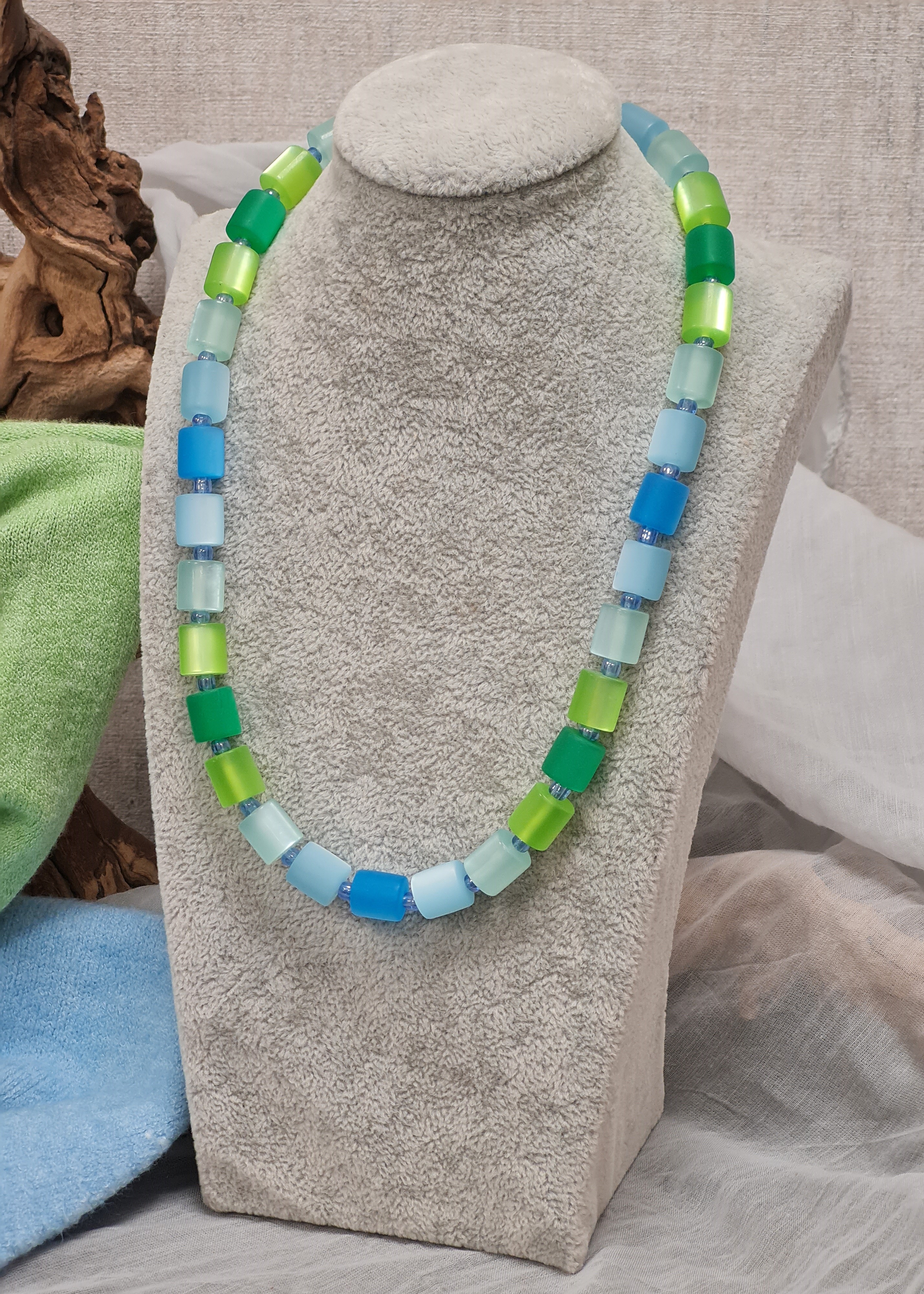 Kette – Modeschmuck – Polaris – „Jutta“ – Blau – Grün