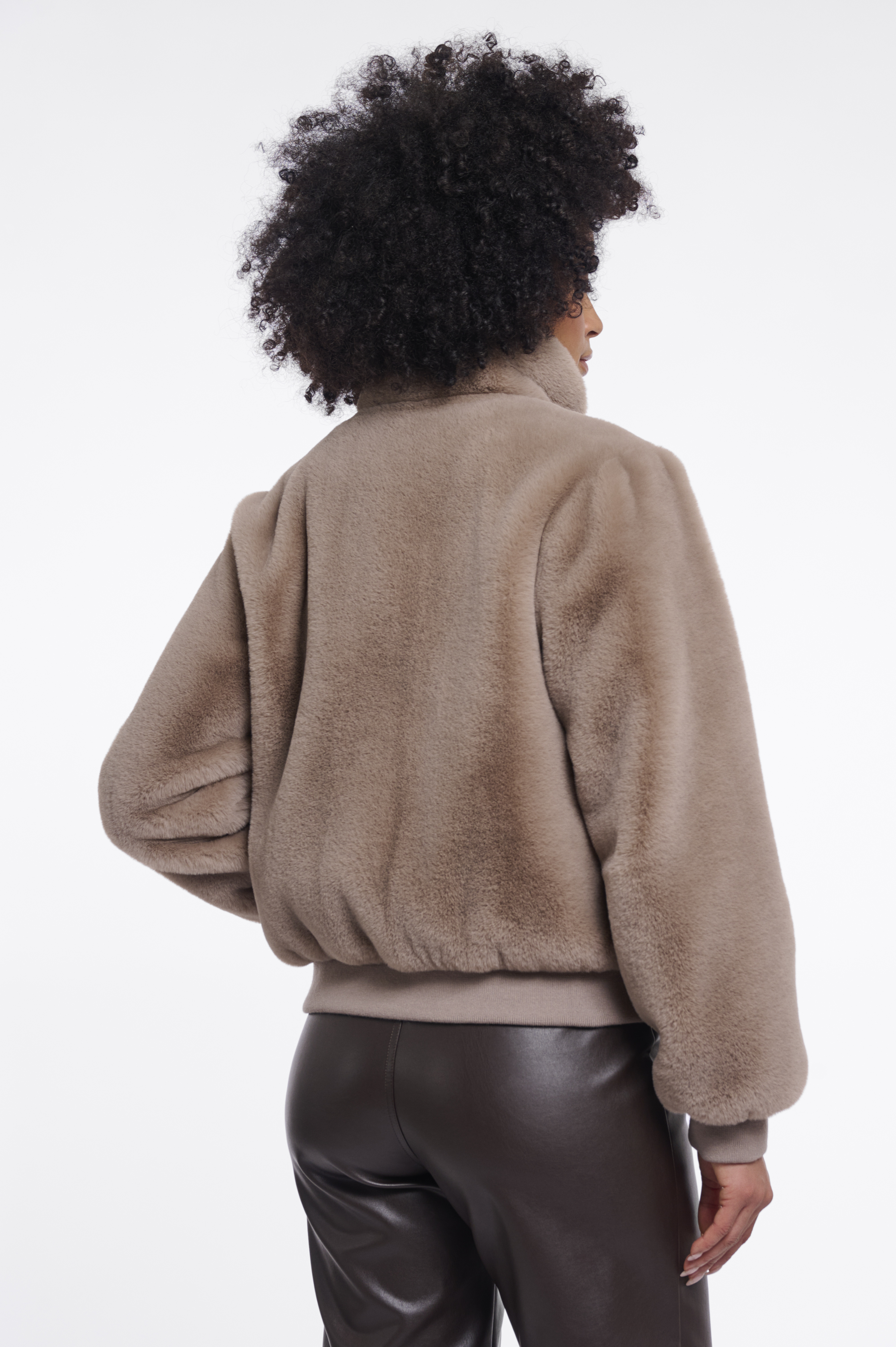 RINO & PELLE "AMBRA Mocha latte Short faux Jacket" – Kunstfell – Damenjacke – Wintermantel – Winterjacke Taupe